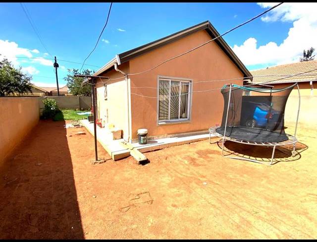 2 BEDROOM HOUSE FOR SALE IN PROTEA GLEN